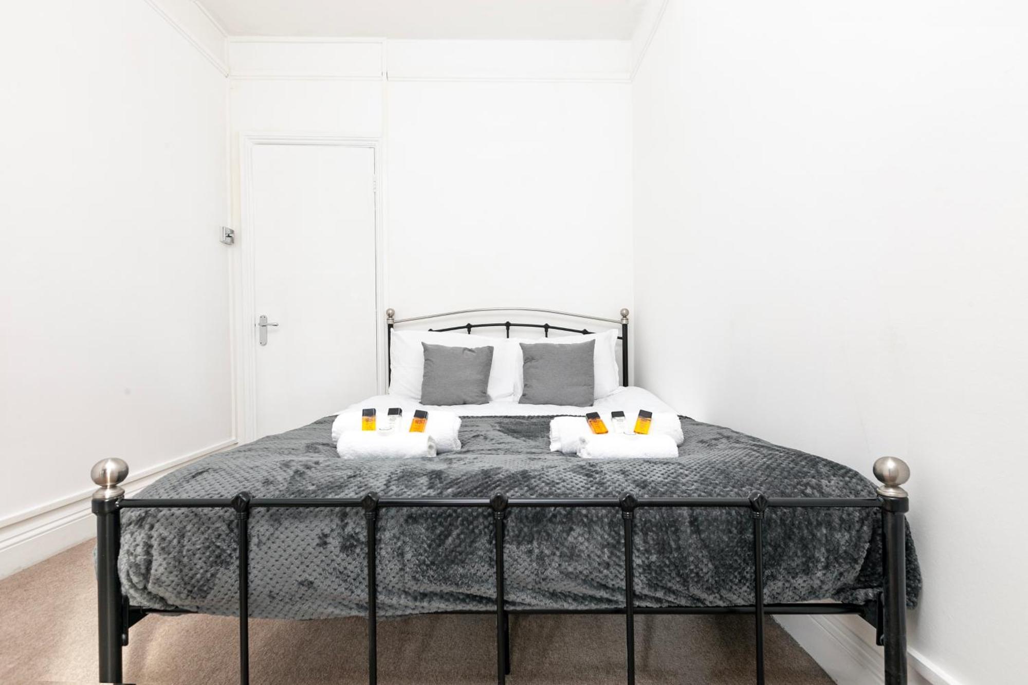 Beautiful 3 Bedroom Flat In Scott Ellis Gardens ลอนดอน ภายนอก รูปภาพ