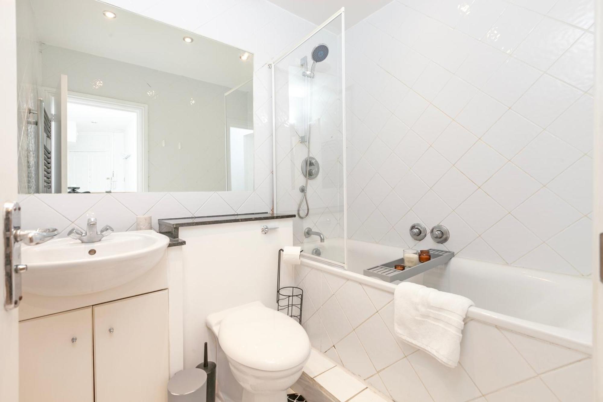 Beautiful 3 Bedroom Flat In Scott Ellis Gardens ลอนดอน ภายนอก รูปภาพ